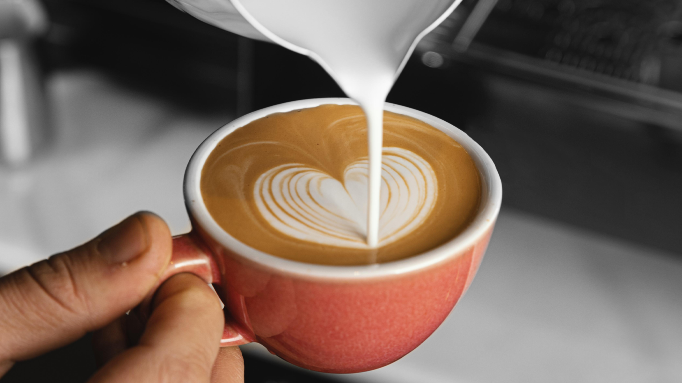 Latte Art Sadece Görsellik mi? Sunumun Gücü